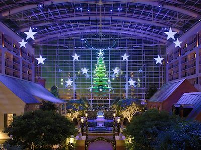Christmas tree in Gaylord National Atrium