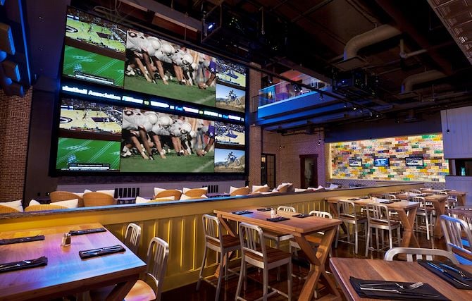 Big Screen TVs at Wreckers Sports Bar at Gaylord Palms