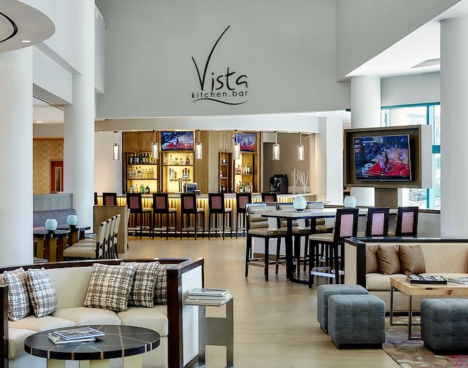 Vista Kitchen Bar in Lobby