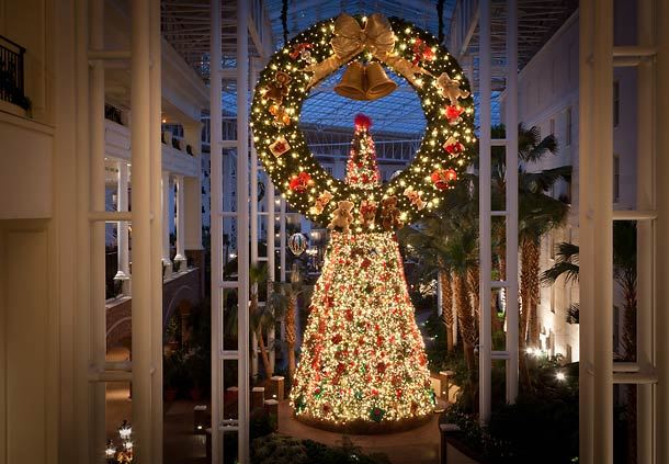 Delta Atrium Christmas Tree