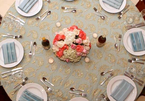 Gold & Periwinkle Tablescape