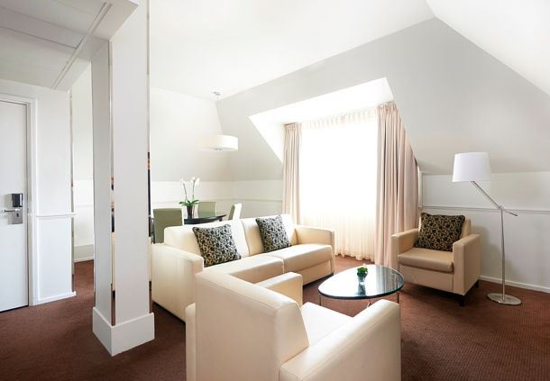 One-Bedroom Suite Lounge Area 