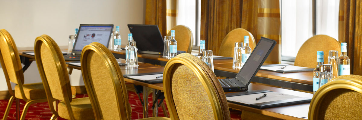 Boardroom 121 - Boardroom Set Up