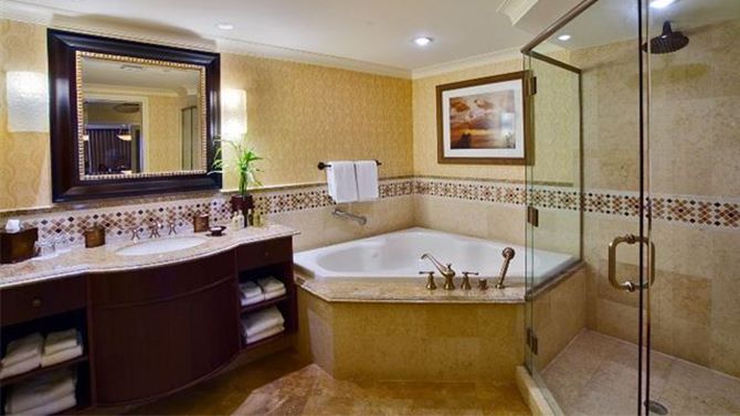 lanai suite bath