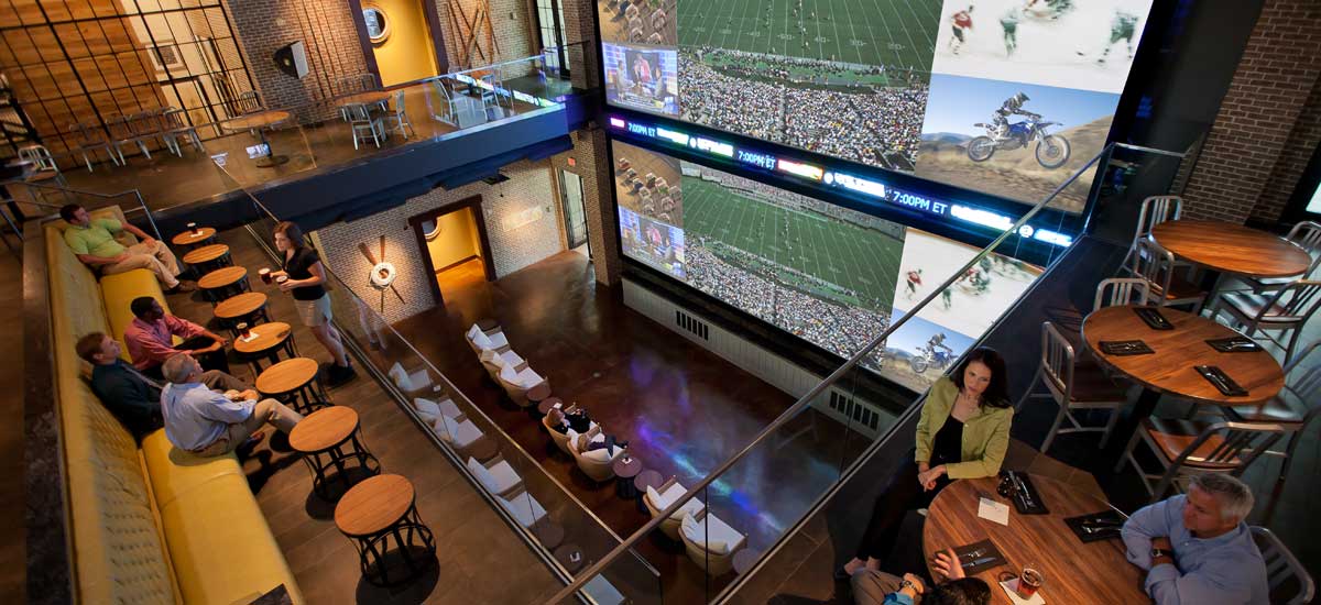 Wreckers Sports Bar | Kissimmee Hotel Restaurants at the Gaylord Palms