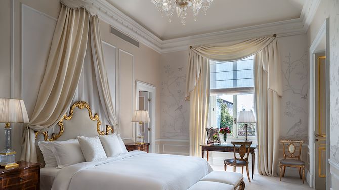 Royal-suite-room