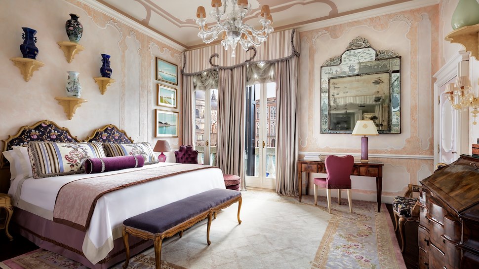 The Pisani Palazzo Canal Suite Bedroom