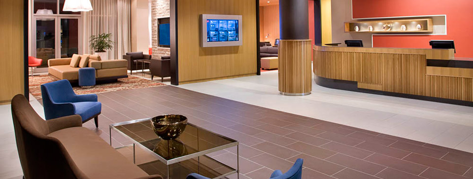 hotelswith shuttle service near me